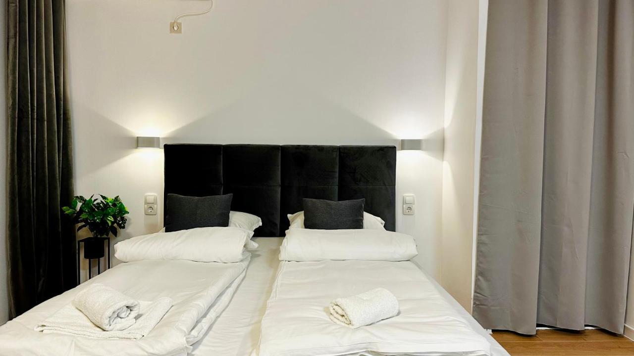 Garden Of Eden Modern Apartments - Apartello,Com สวิติ วลัส ภายนอก รูปภาพ