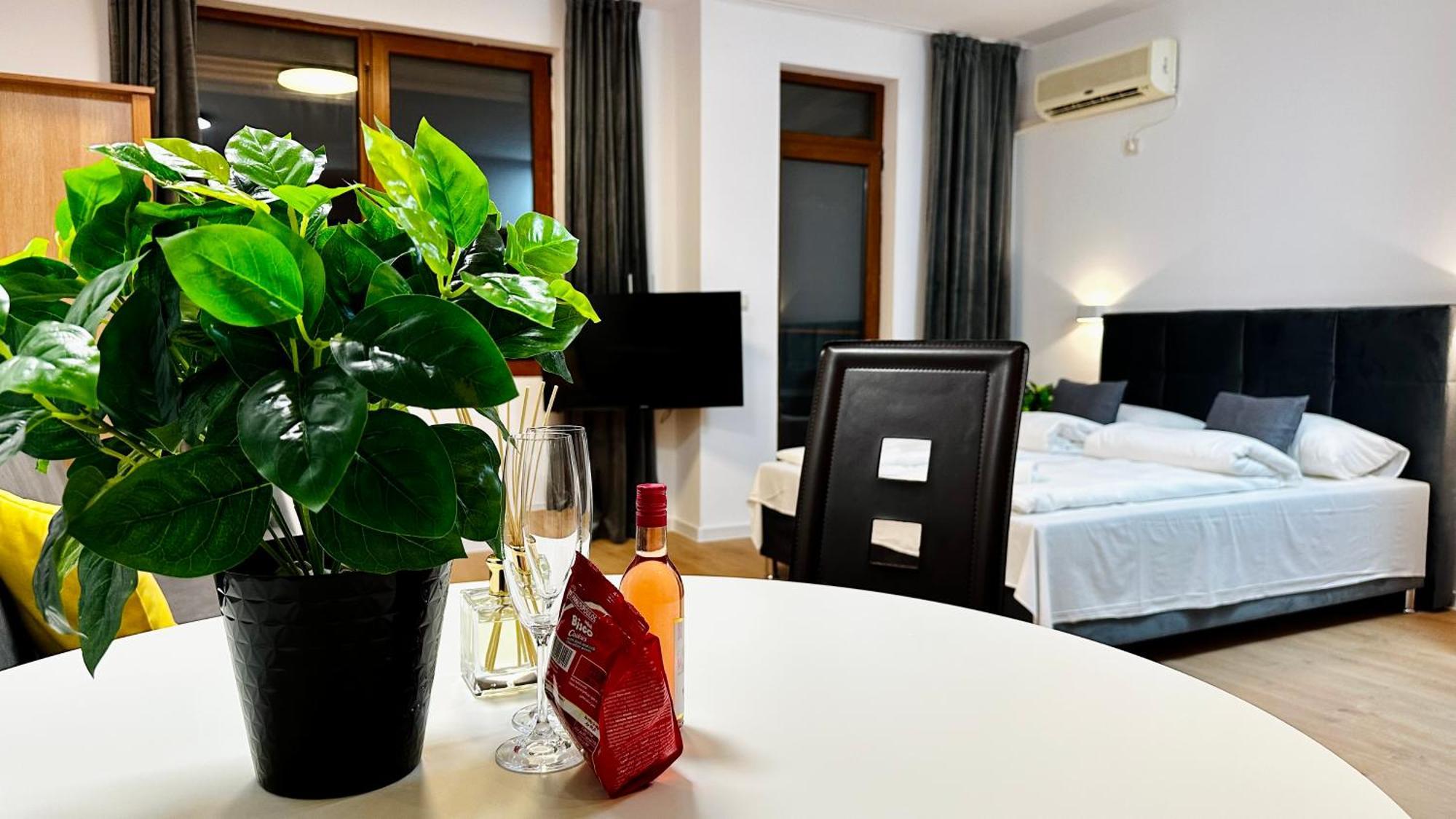 Garden Of Eden Modern Apartments - Apartello,Com สวิติ วลัส ภายนอก รูปภาพ